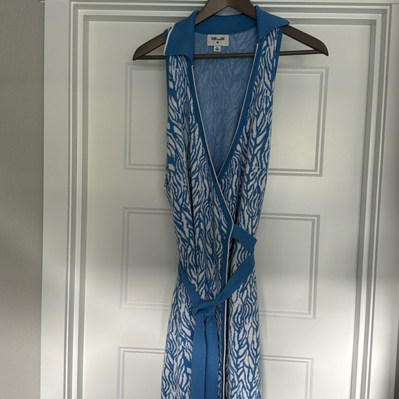 DVF X Target Collared Sleeveless Sea Twig Blue Sweaterknit Midi Wrap
Dress - Picture 3 of 3